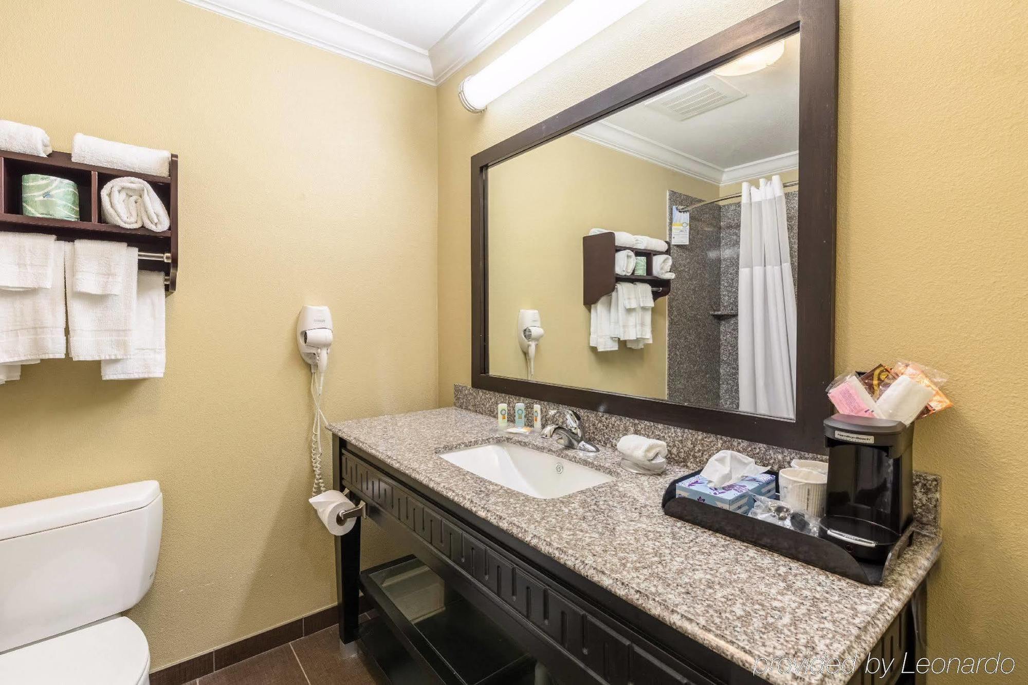 Quality Inn Leesville Экстерьер фото